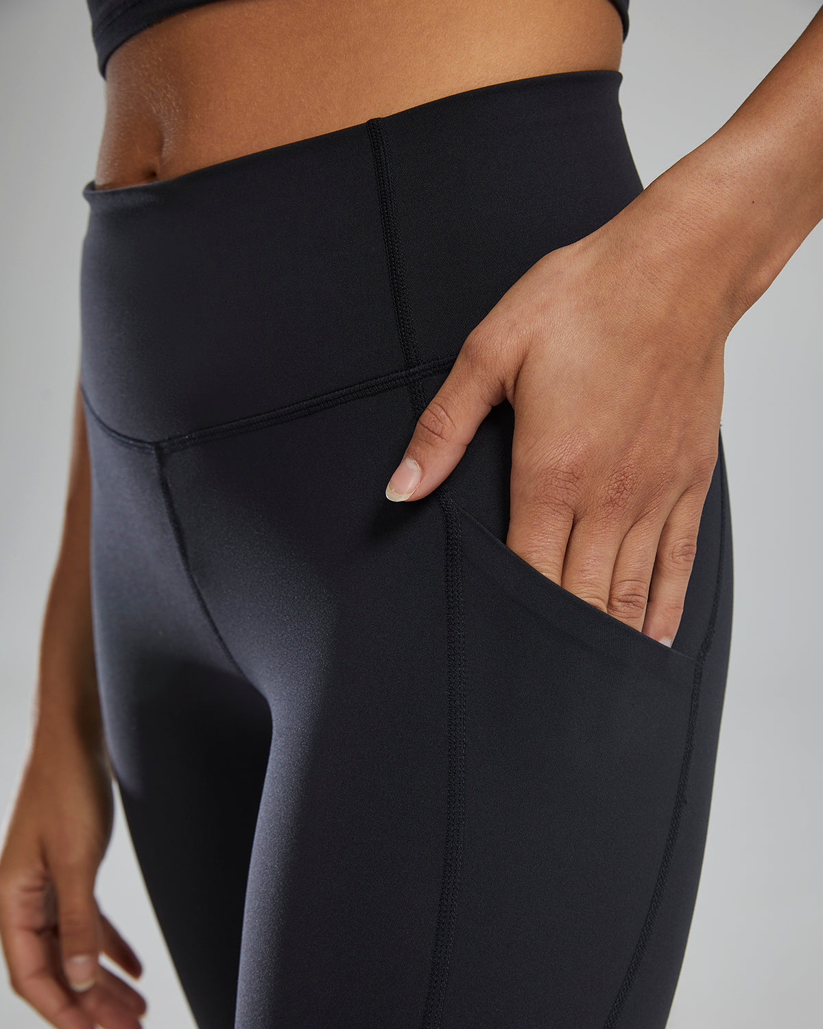 Black TYR's Joule Elite® Women's High-Rise 25" Leggings